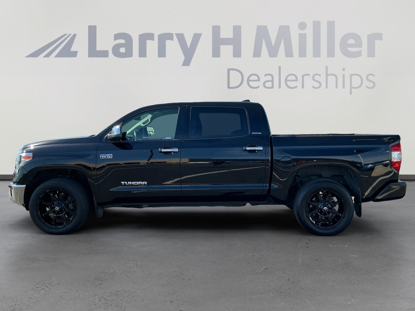 2020 Toyota Tundra Limited Grade photo 2