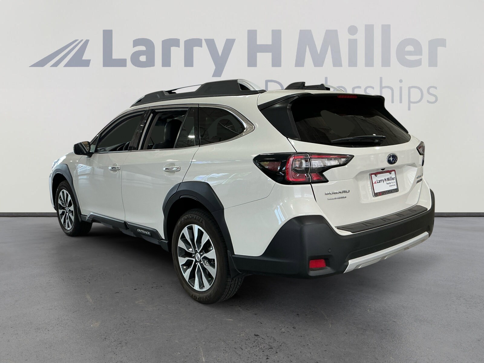 2024 Subaru Outback Touring XT photo 3