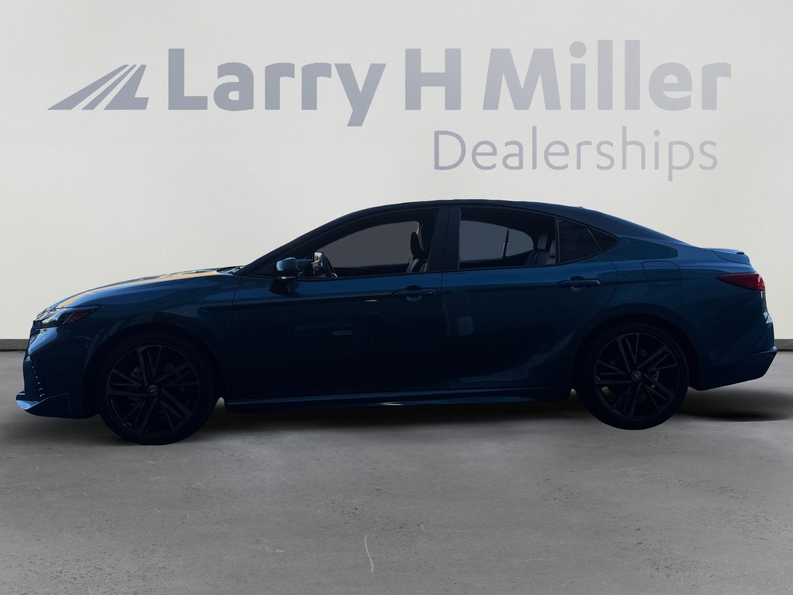 2025 Toyota Camry XSE photo 2