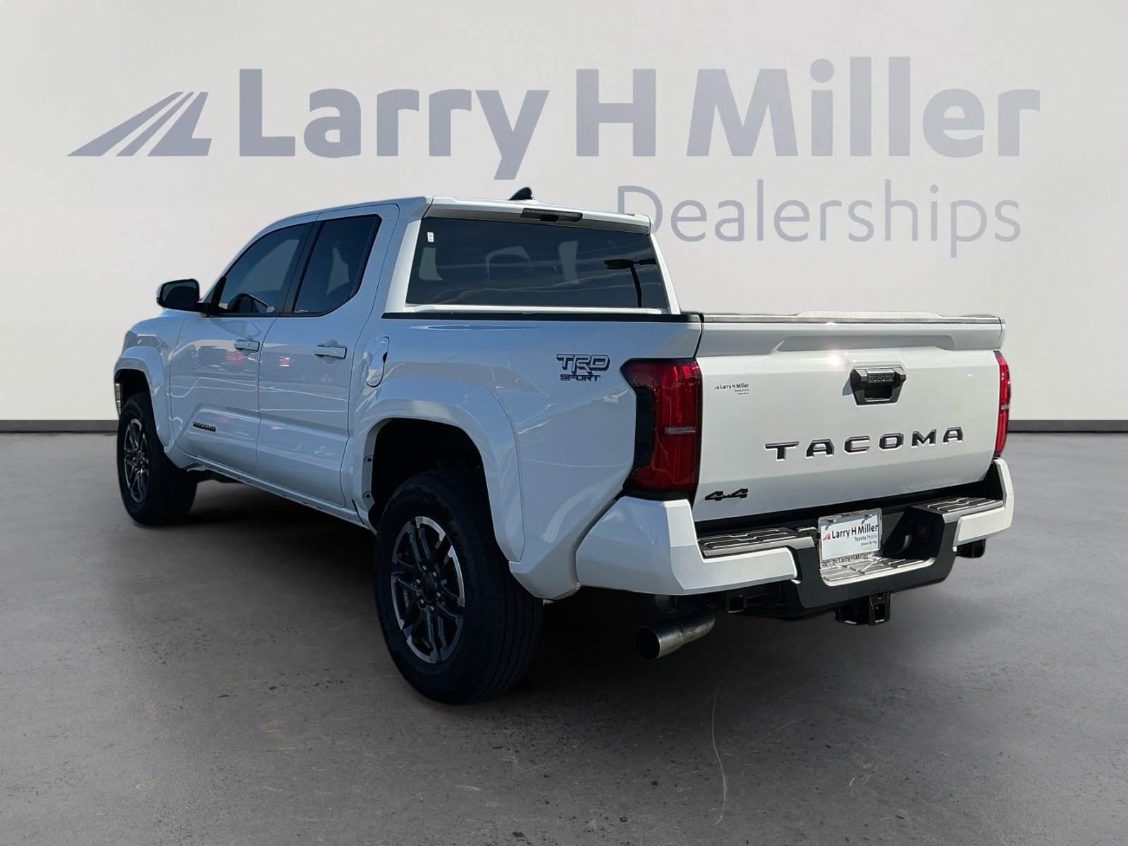 2025 Toyota Tacoma TRD Sport photo 3