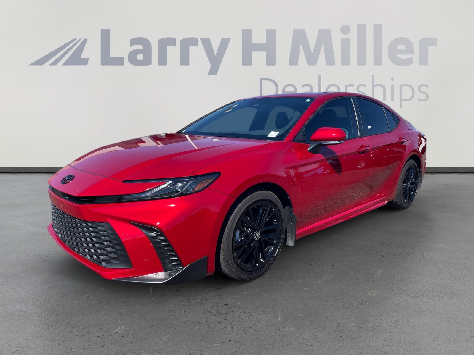 2026 Toyota Camry SE Hybrid's photo