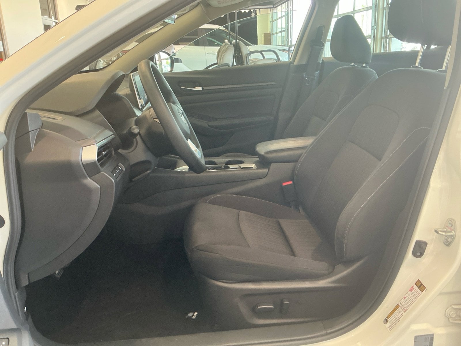 2025 Nissan Altima SV - Photo 15