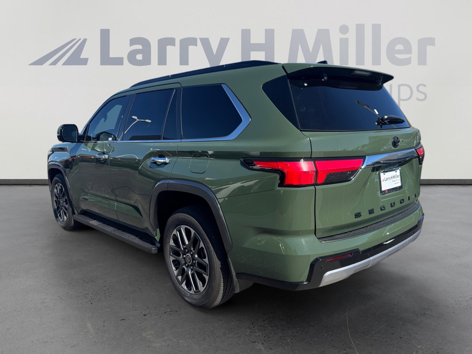 2023 Toyota Sequoia Limited photo 3