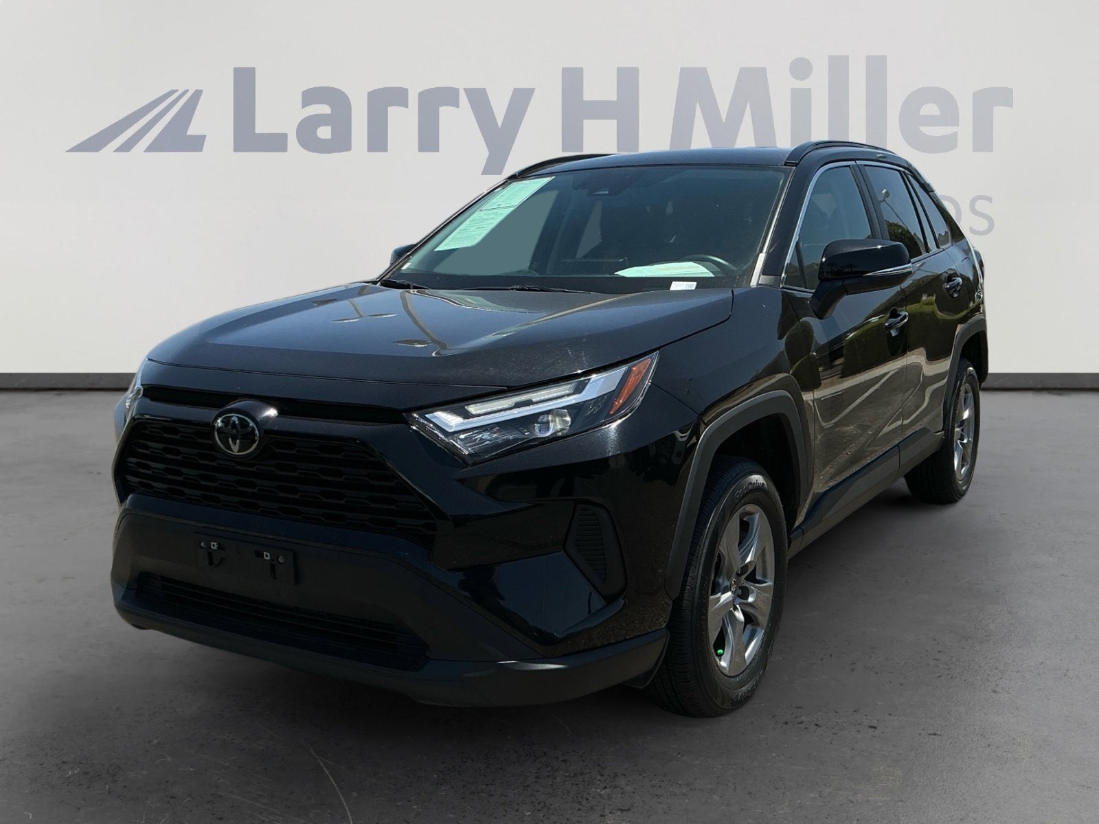2024 Toyota RAV4 XLE AWD's photo