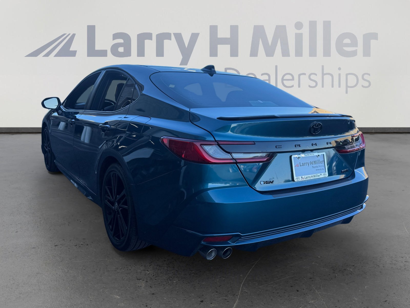 2025 Toyota Camry XSE photo 3