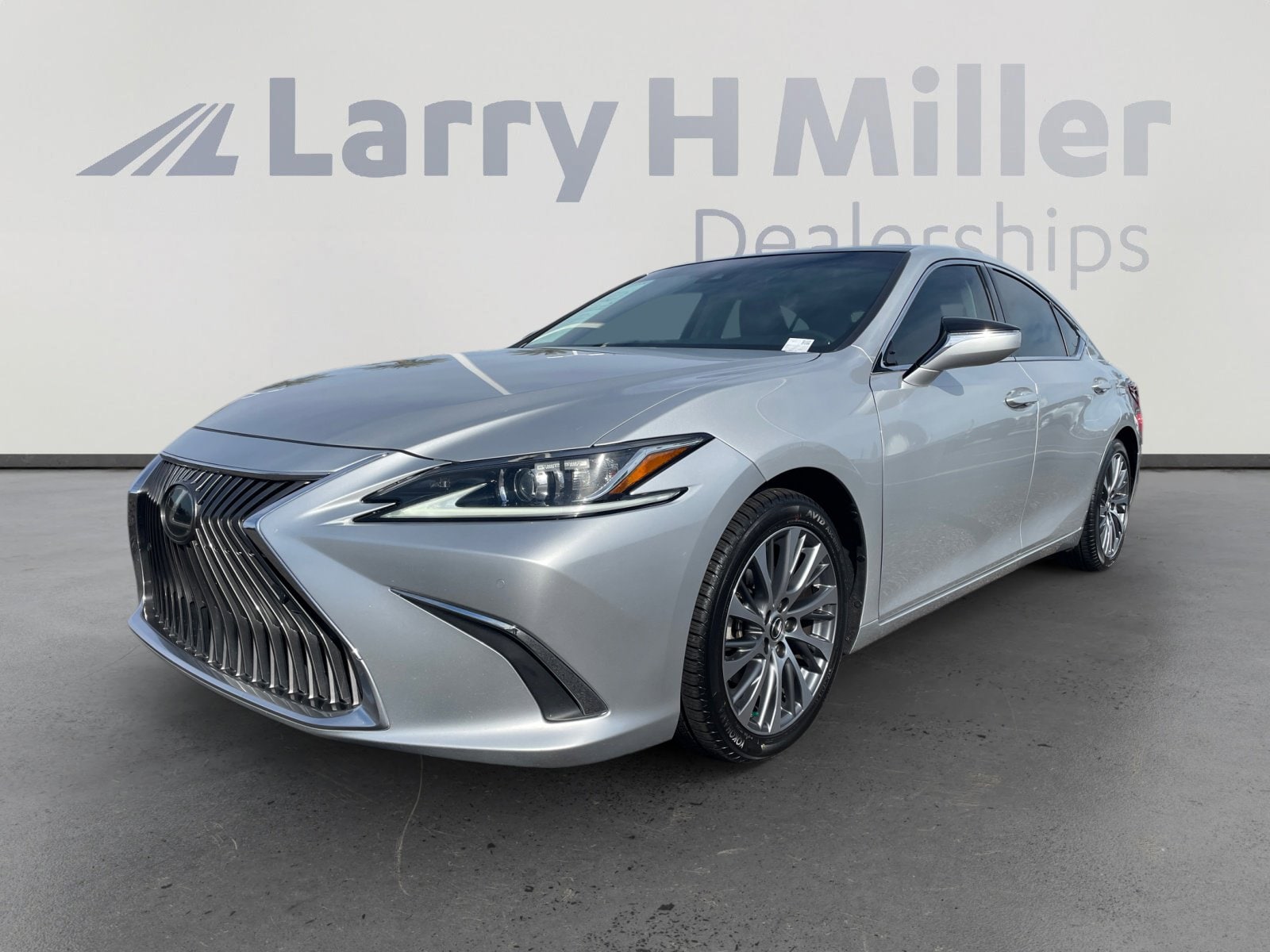 2020 Lexus ES 350's photo