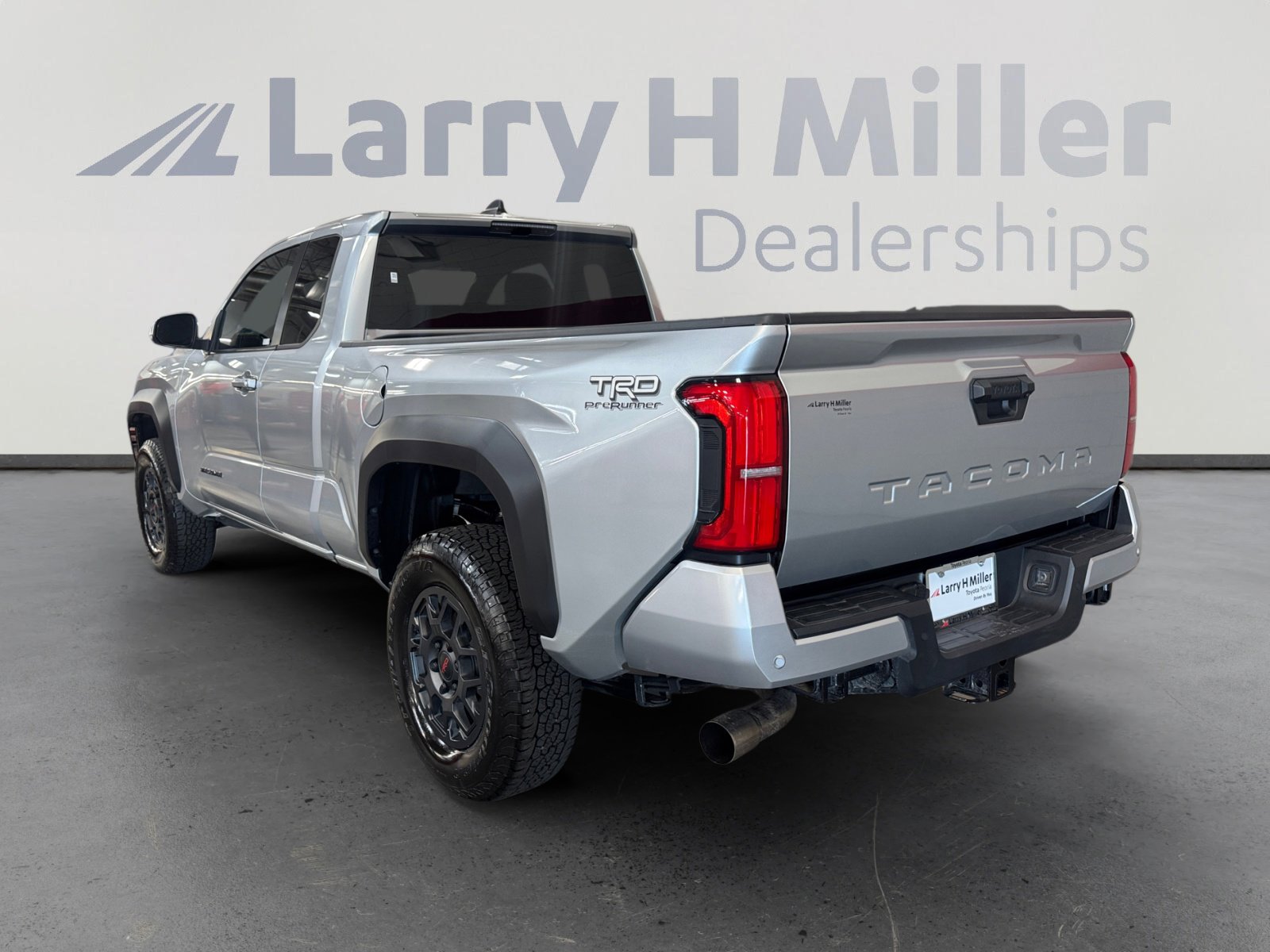 2025 Toyota Tacoma TRD PreRunner XtraCab photo 3