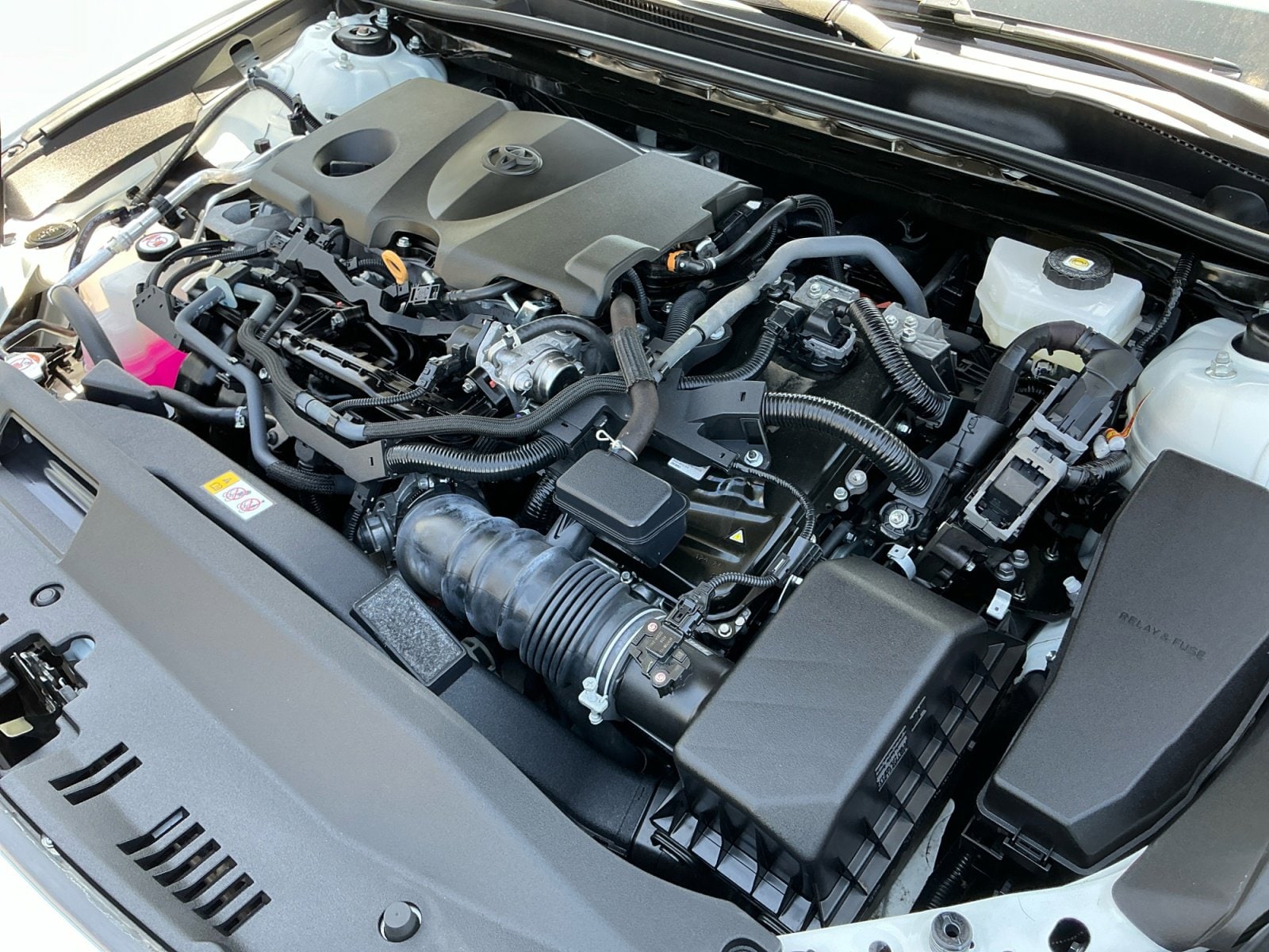 2025 Toyota Camry LE - Photo 23