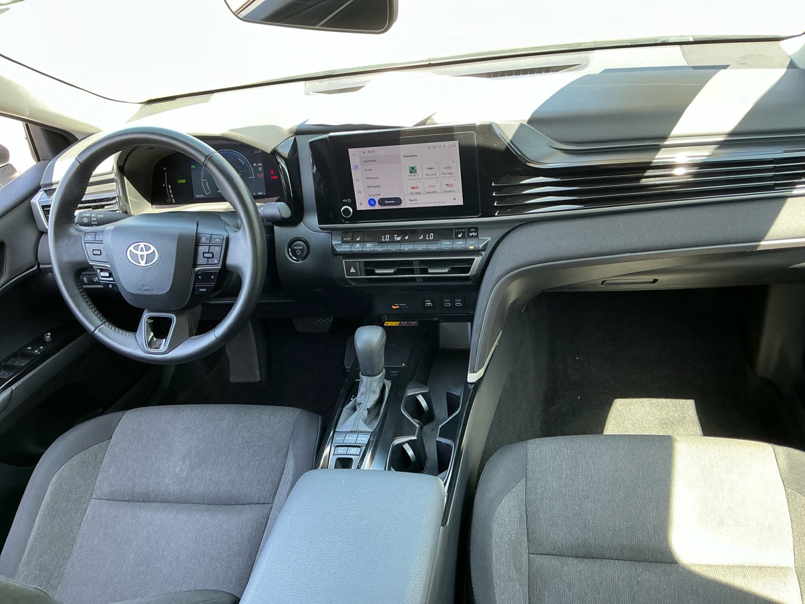 2025 Toyota Camry LE - Photo 21