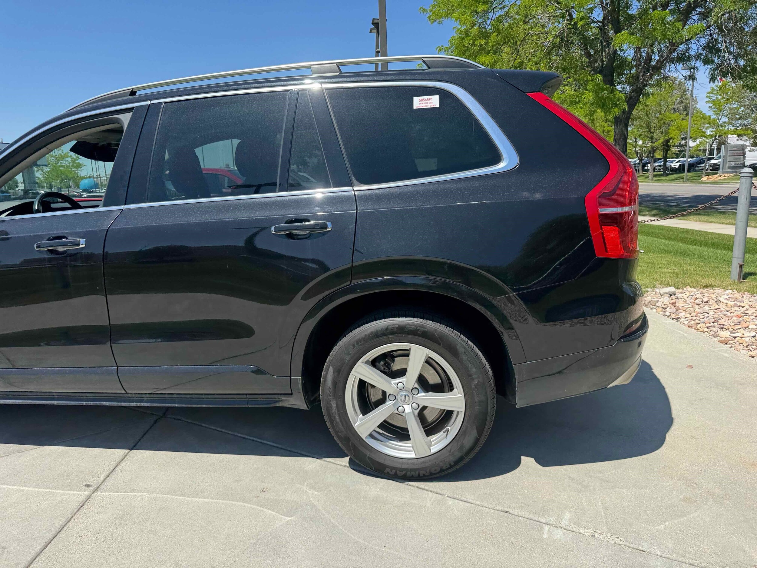 2016 Volvo XC90 T5 Momentum photo 4