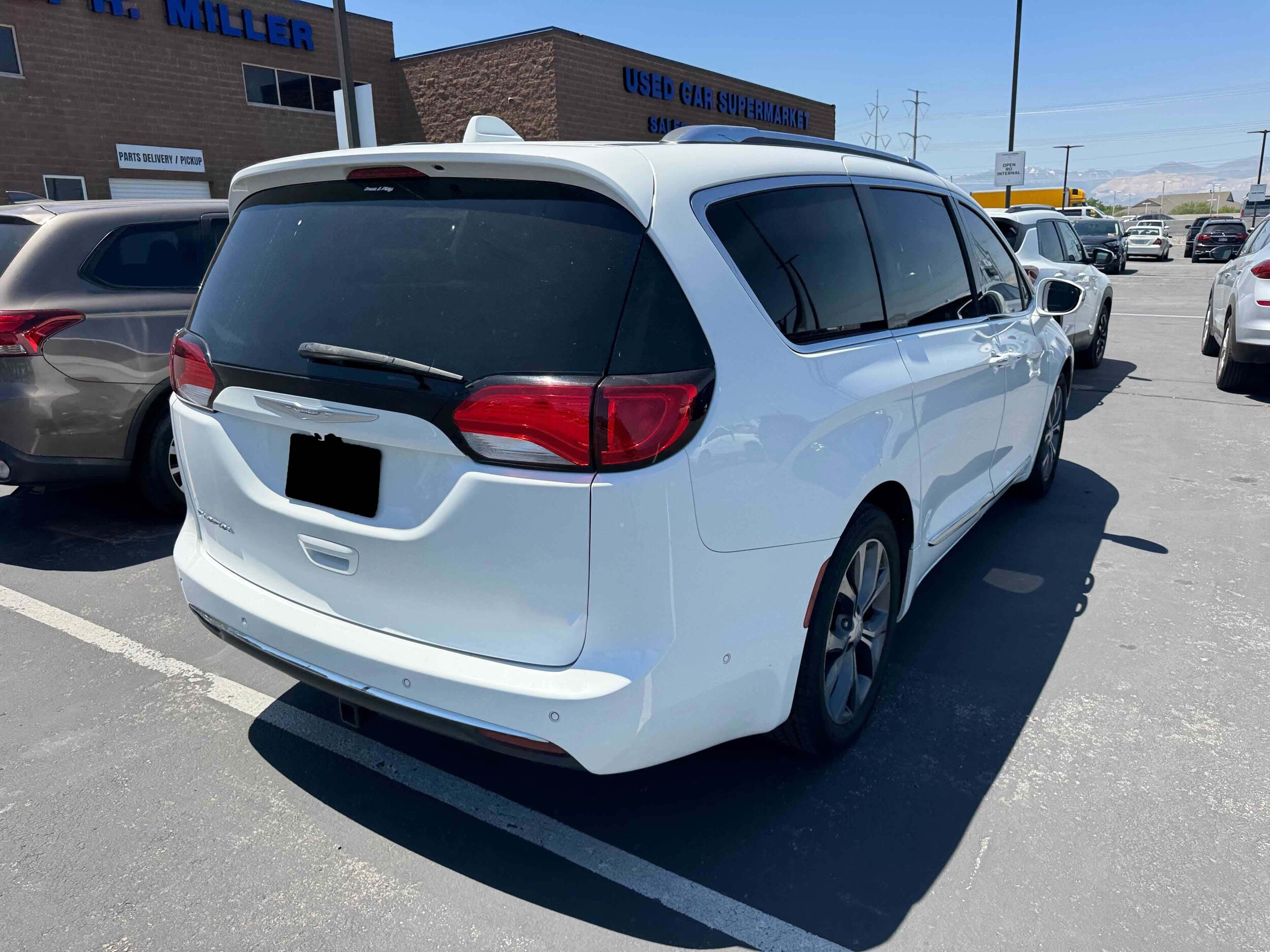 2017 Chrysler Pacifica Limited photo 4