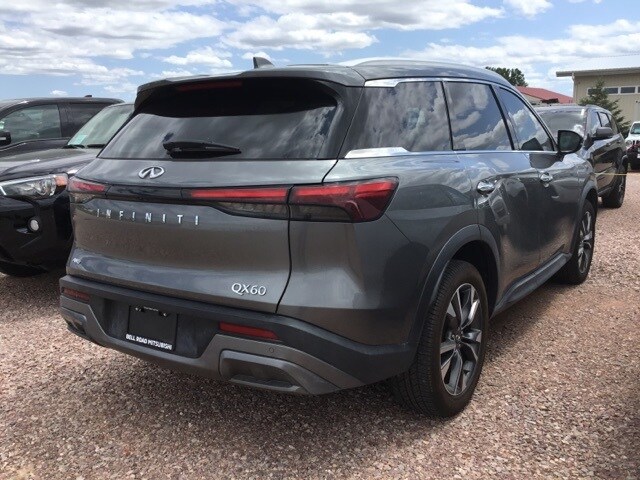 2022 Infiniti QX60 Luxe photo 2