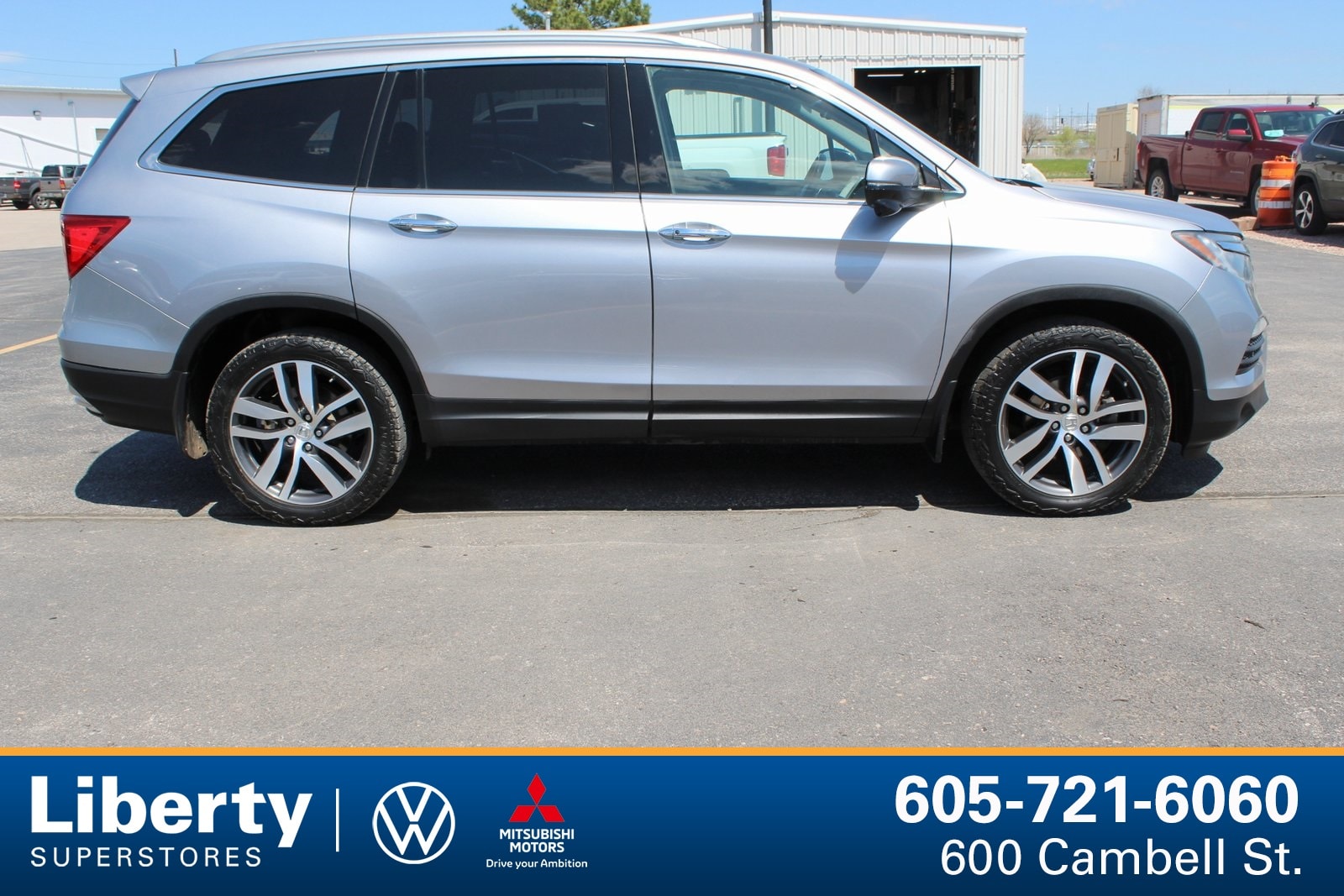Used 2018 Honda Pilot Touring with VIN 5FNYF6H90JB015933 for sale in Rapid City, SD