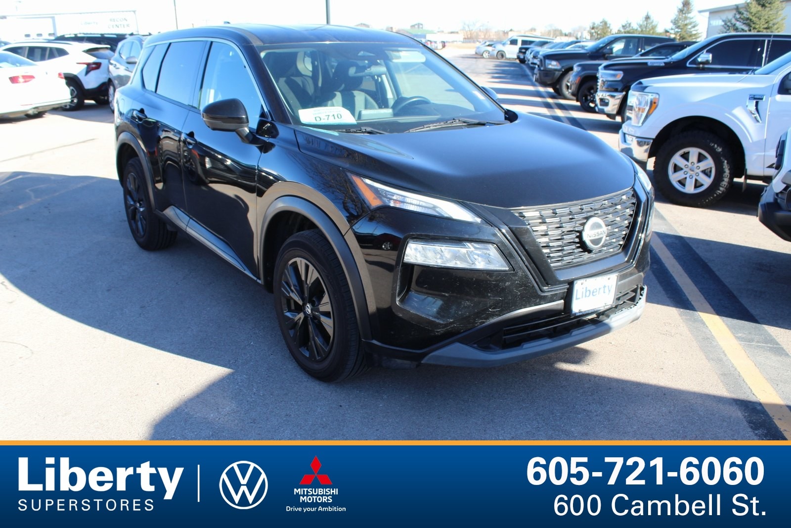 2021 Nissan Rogue SV's photo