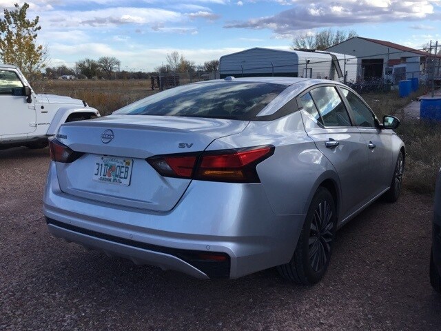 2024 Nissan Altima 2.5 SV photo 2