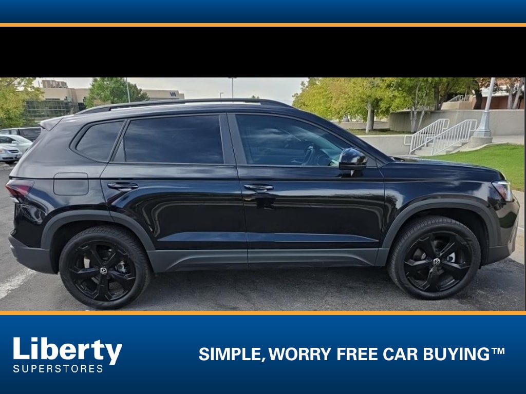 Used 2025 Volkswagen Taos 1.5T SE Black SUV