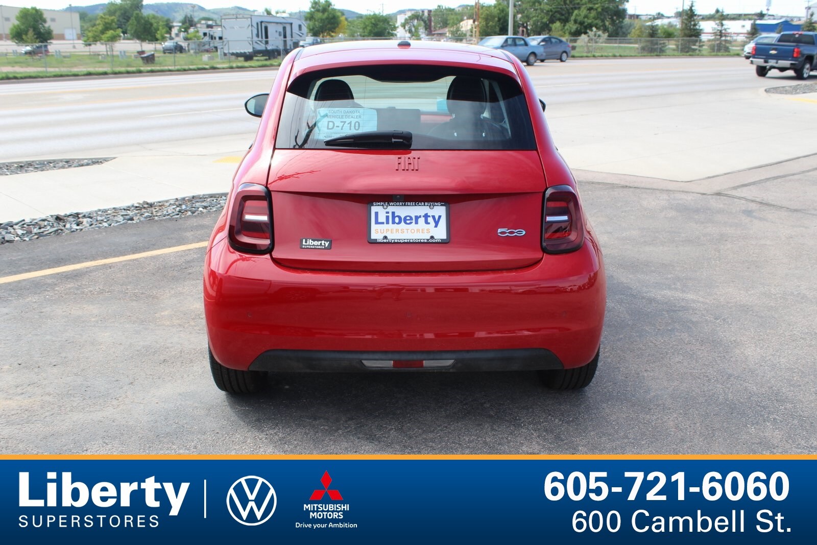 2024 Fiat 500e Red photo 4
