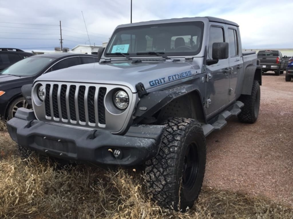 Used 2020 Jeep Gladiator Sport Truck Crew Cab