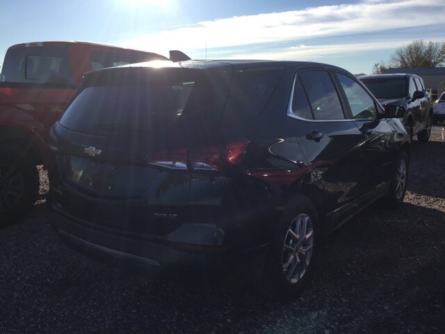 2024 Chevrolet Equinox photo 2