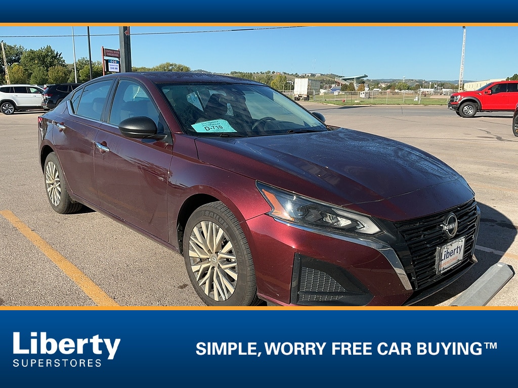 Used 2025 Nissan Altima SV Sedan