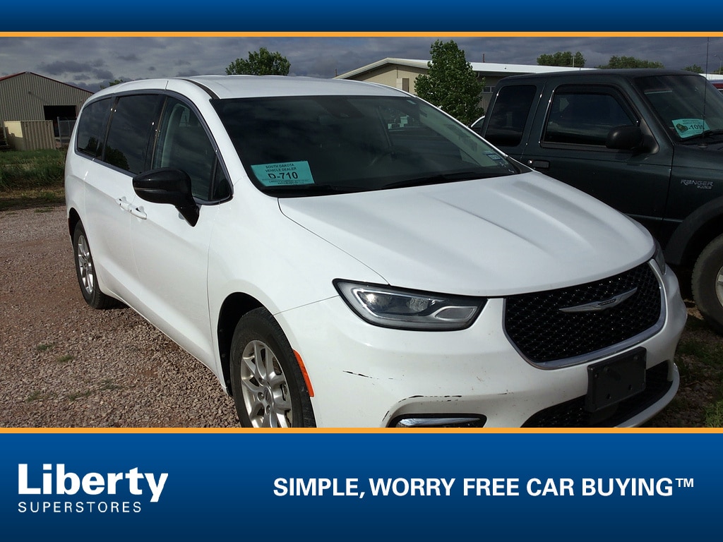 2024 Chrysler Pacifica Touring L's photo