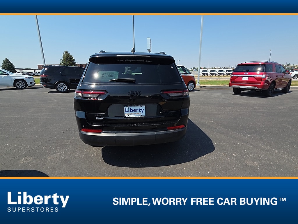 Used 2023 Jeep Grand Cherokee L Laredo SUV