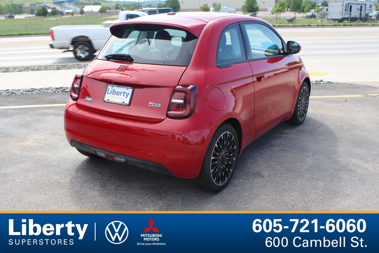 2024 Fiat 500e Red photo 3