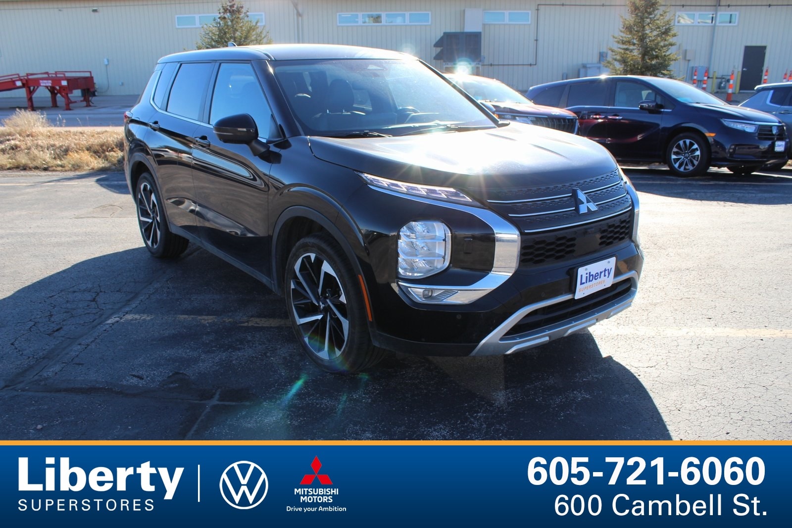 2024 Mitsubishi Outlander SE's photo