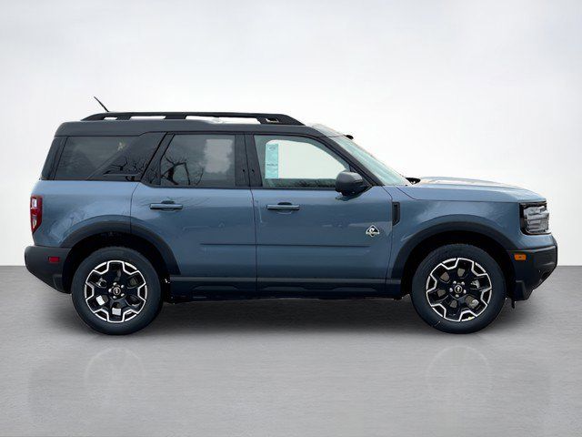 2025 Ford Bronco Sport Outer Banks photo 2