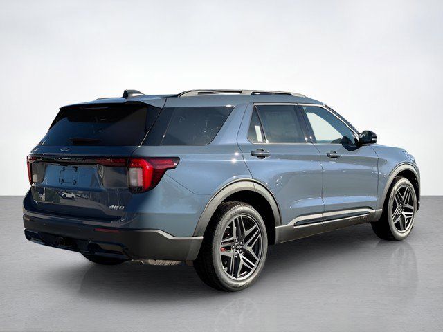2026 Ford Explorer ST-Line photo 2