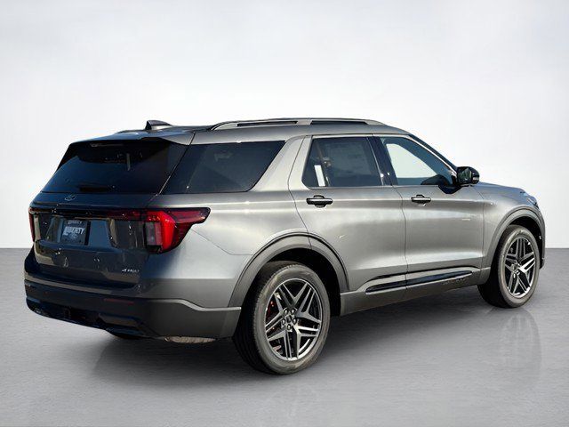2026 Ford Explorer ST-Line photo 2