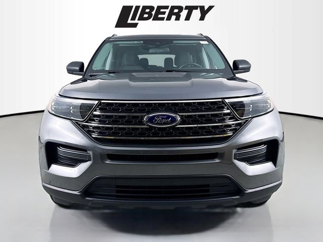 2022 Ford Explorer XLT photo 2