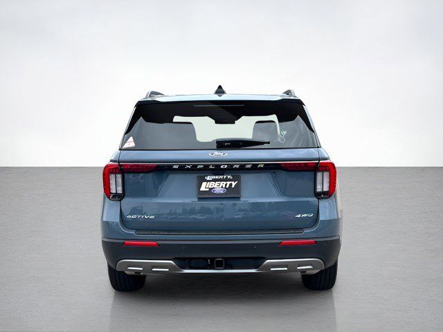 2026 Ford Explorer photo 4