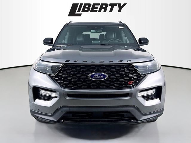 2022 Ford Explorer ST photo 2