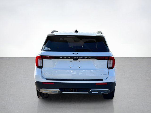 2025 Ford Explorer photo 4
