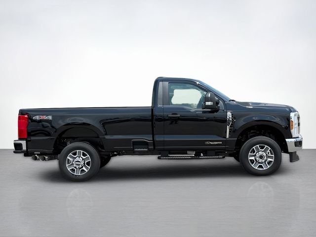 2025 Ford F-350 photo 2