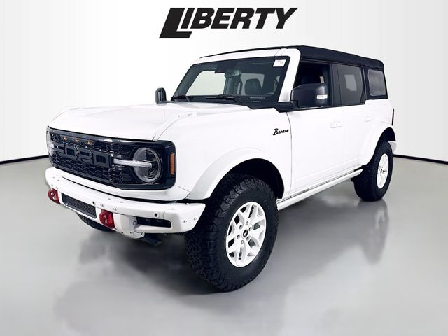2024 Ford Bronco Badlands photo 3