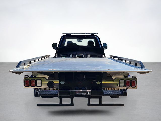 2024 Ford F-550 photo 4