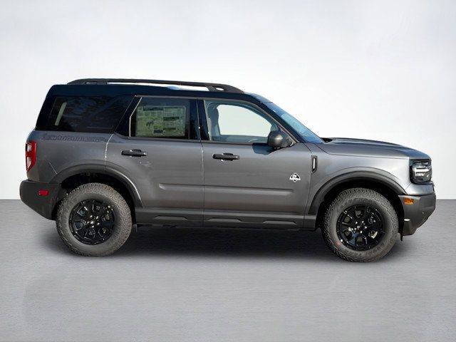 2025 Ford Bronco Sport Outer Banks photo 2
