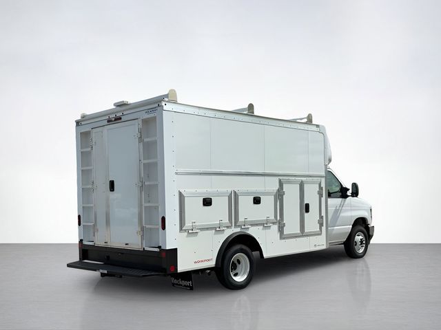 2026 Ford E-450 photo 3