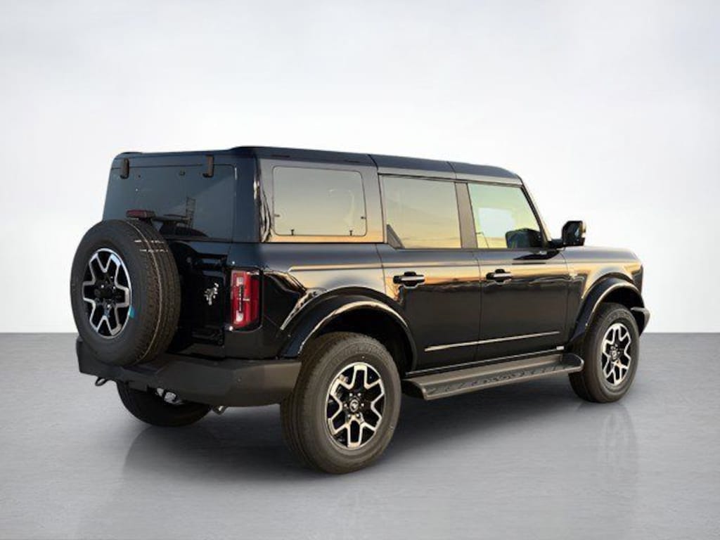 New 2025 Ford Bronco Outer Banks SUV