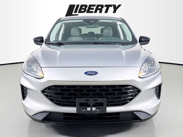 Used 2022 Ford Escape SE with VIN 1FMCU9BZ9NUA10622 for sale in Brunswick, OH