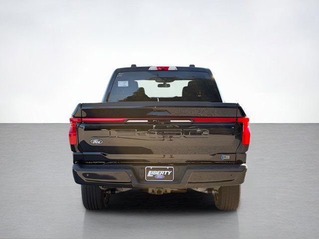 2025 Ford F-150 Lightning Lariat photo 4