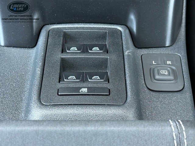 2025 Ford Bronco 4-Door Base - Photo 32