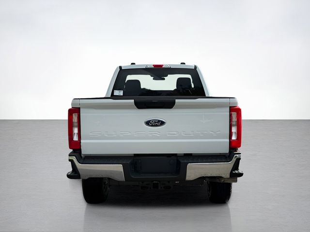 2025 Ford F-350 XLT photo 4