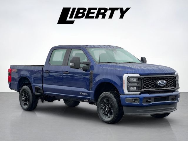 2026 Ford F-350 Super Duty XL's photo