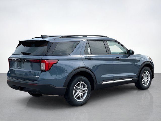 2025 Ford Explorer photo 3
