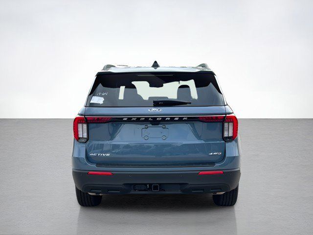 2026 Ford Explorer photo 4