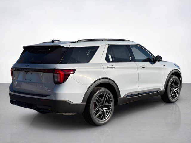 2026 Ford Explorer ST-Line photo 2
