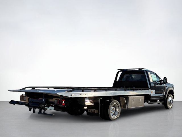 2024 Ford F-550 photo 3